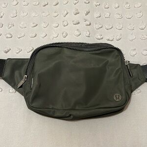 Lululemon Everywhere Belt Bag
